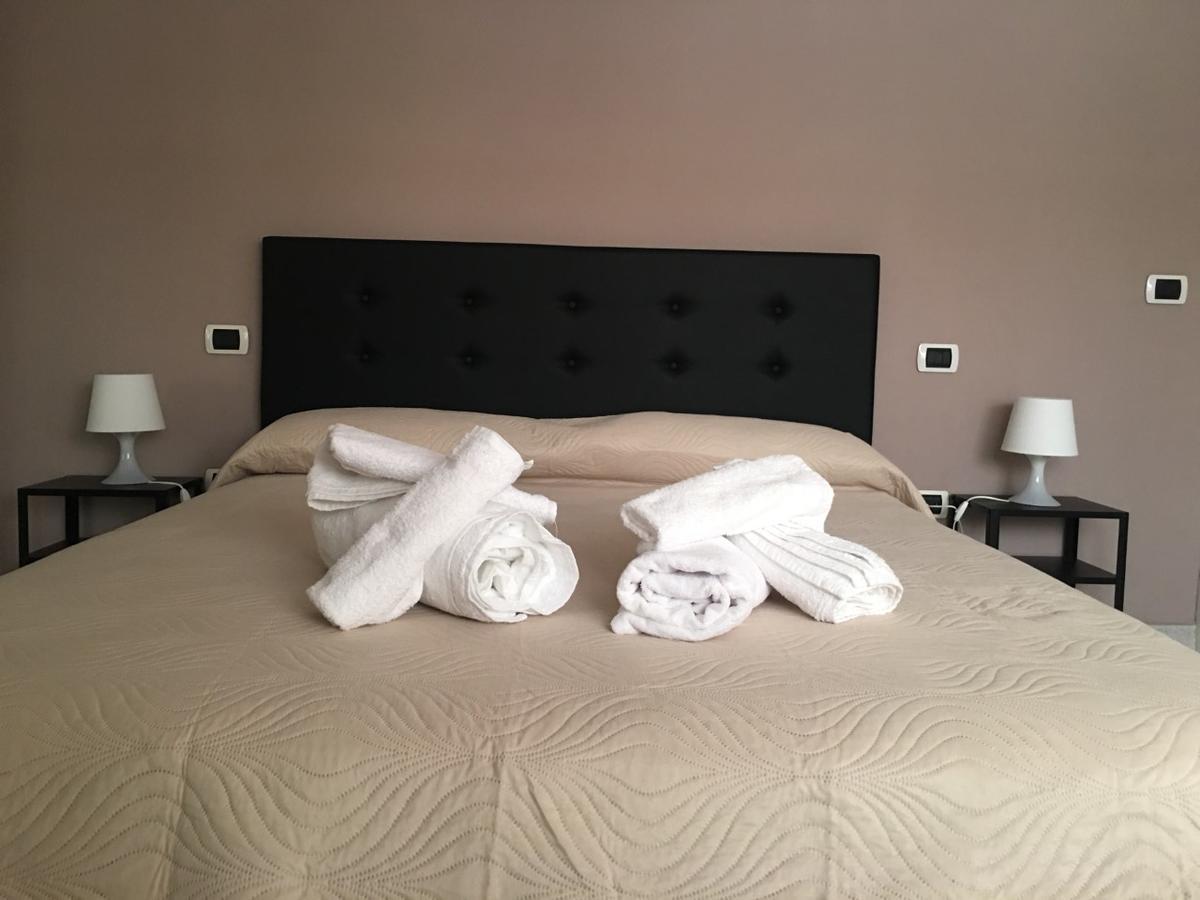 La Corte Del Re Borbone Bed & Breakfast กาแซร์ตา ภายนอก รูปภาพ